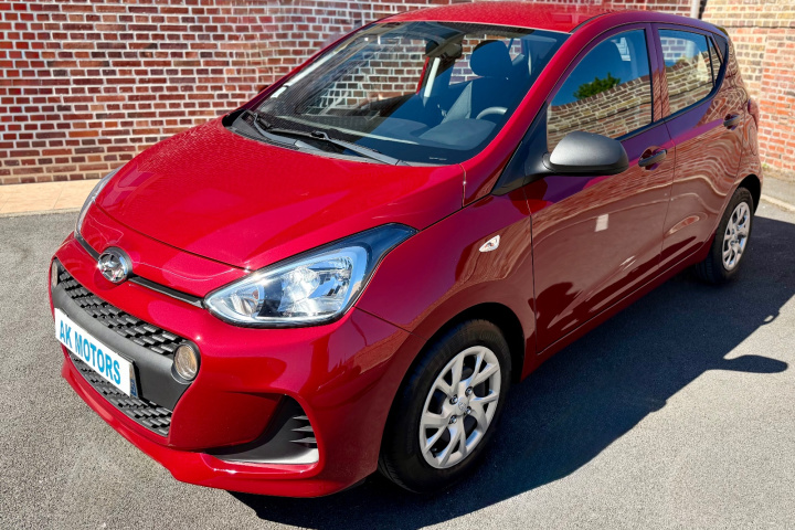 HYUNDAI i10